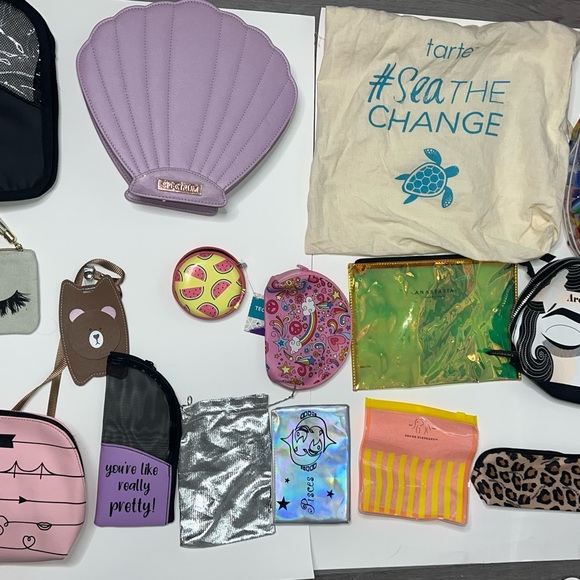 Bundle of makeup bags. Anastasia tarte benefit Kendall Kylie drunk elephant - Picture 3 of 8